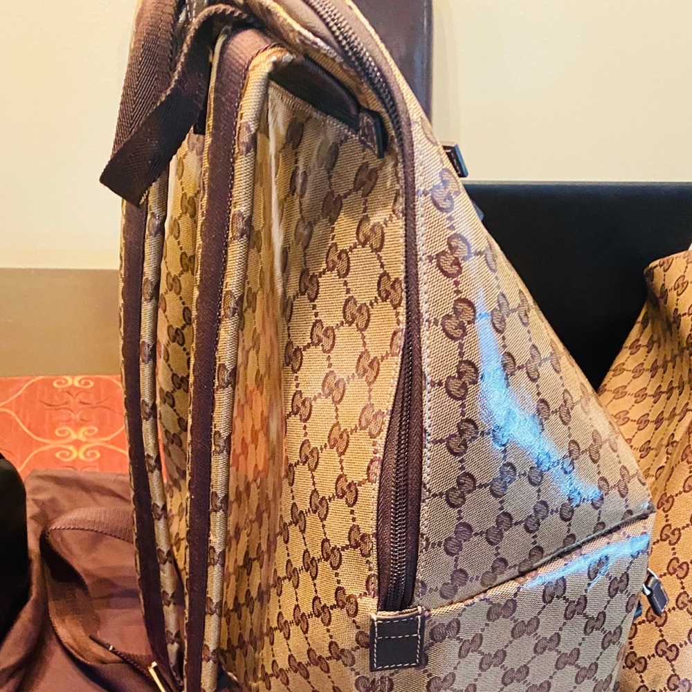 Gucci Men GG Supreme Leather Backpack - Picture 2 of 6